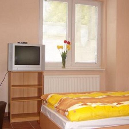Batavya Penzion Topoľčany Exterior foto