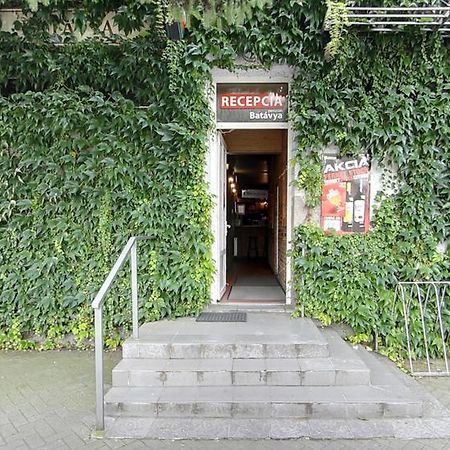 Batavya Penzion Topoľčany Exterior foto
