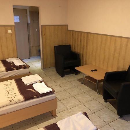 Batavya Penzion Topoľčany Exterior foto
