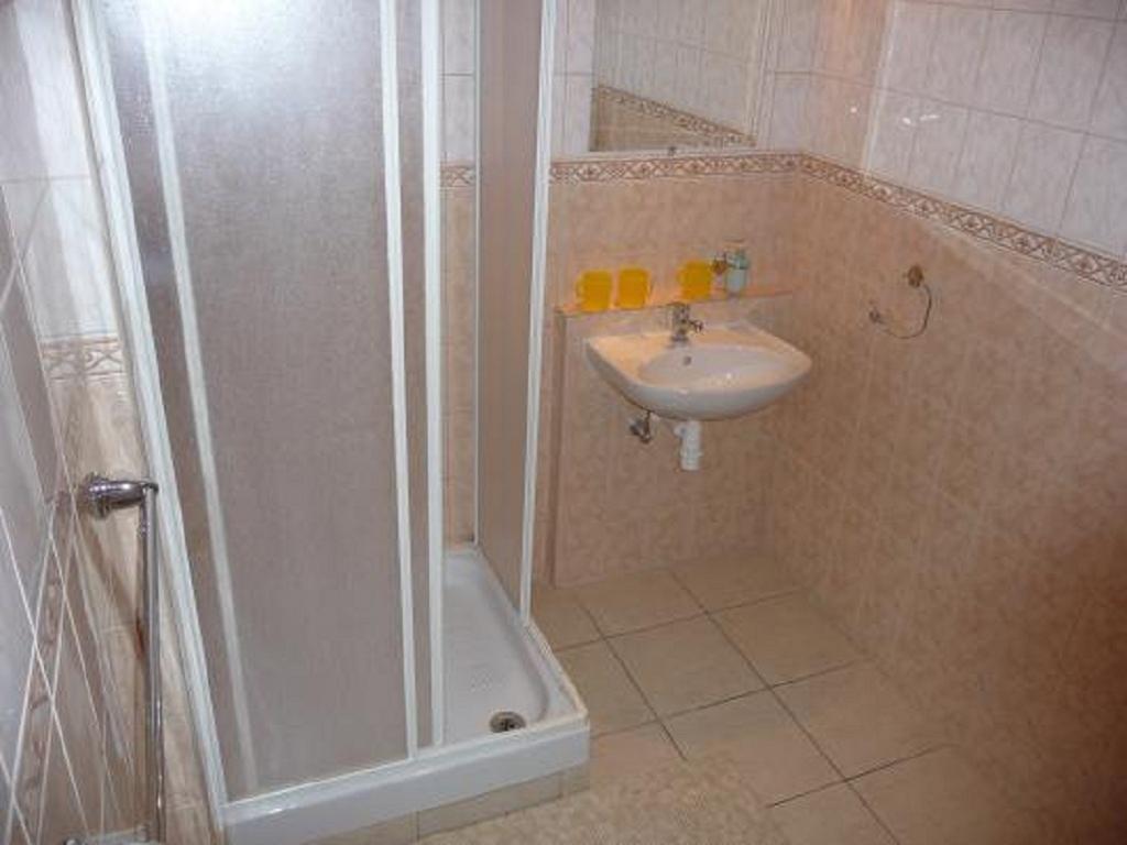 Batavya Penzion Topoľčany Zimmer foto