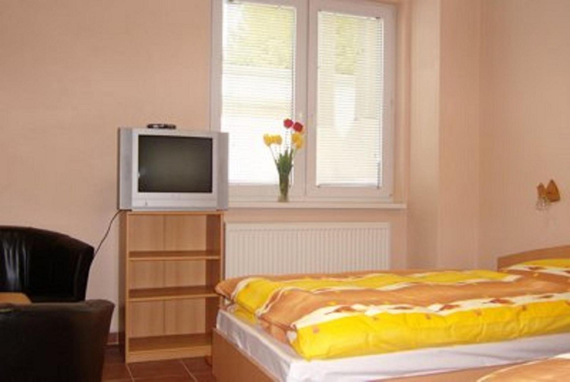 Batavya Penzion Topoľčany Exterior foto
