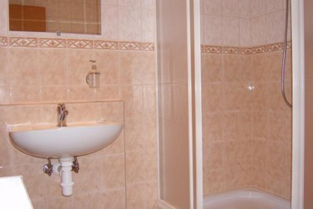 Batavya Penzion Topoľčany Zimmer foto