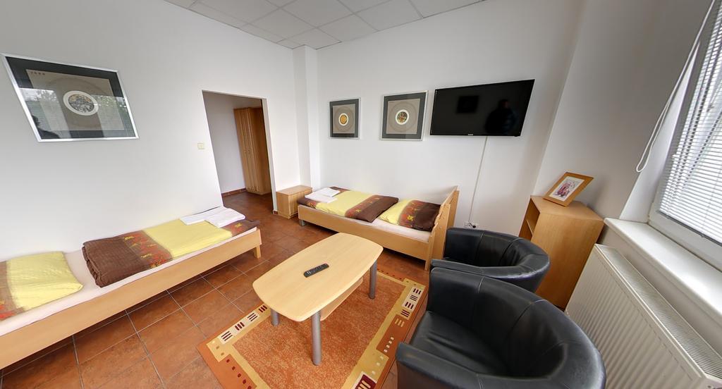 Batavya Penzion Topoľčany Exterior foto