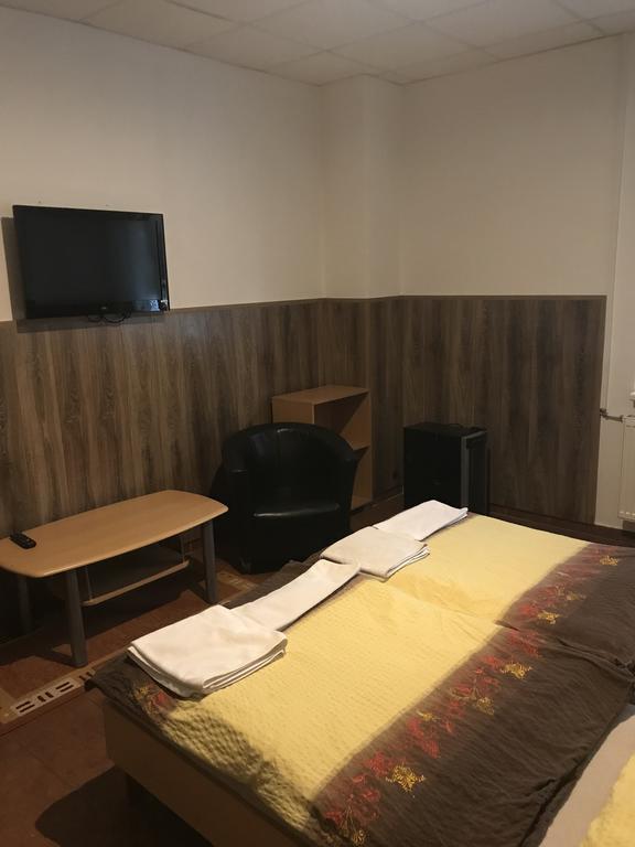 Batavya Penzion Topoľčany Exterior foto