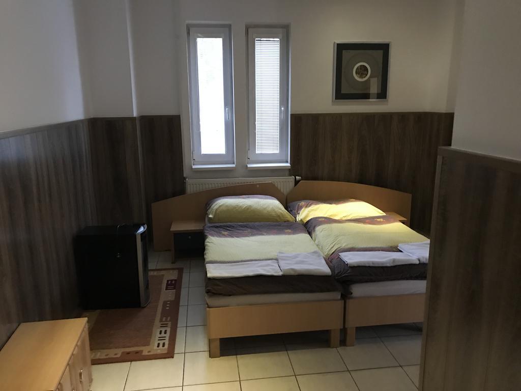 Batavya Penzion Topoľčany Exterior foto