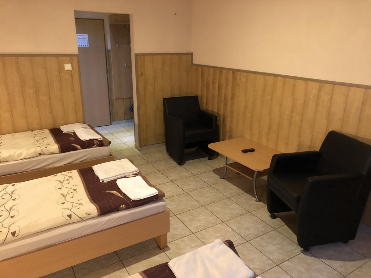 Batavya Penzion Topoľčany Exterior foto